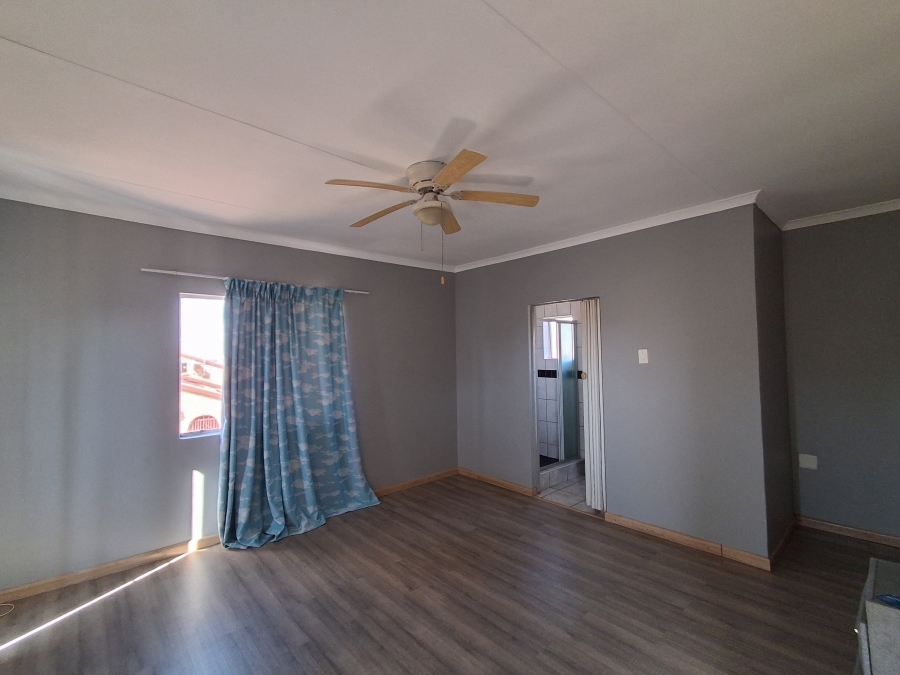 4 Bedroom Property for Sale in Flamwood North West